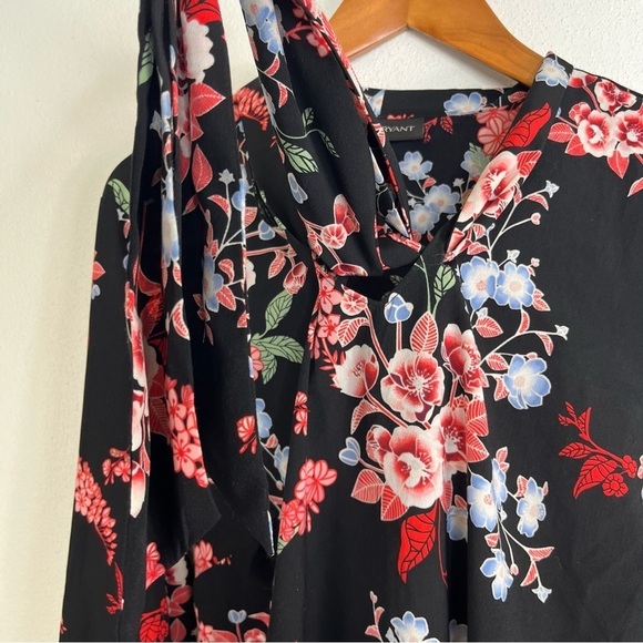 2/$25 Lane Bryant Black Floral Business Casual Lightweight Tie Front Blouse 18 - Picture 5 of 12